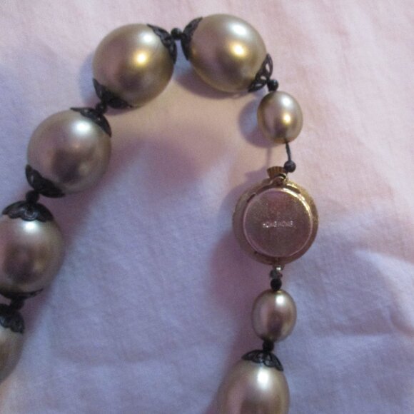 HONG KONG Womens Sage Green Faux Pearl Necklace Choker Signed 20" - Picture 4 of 5